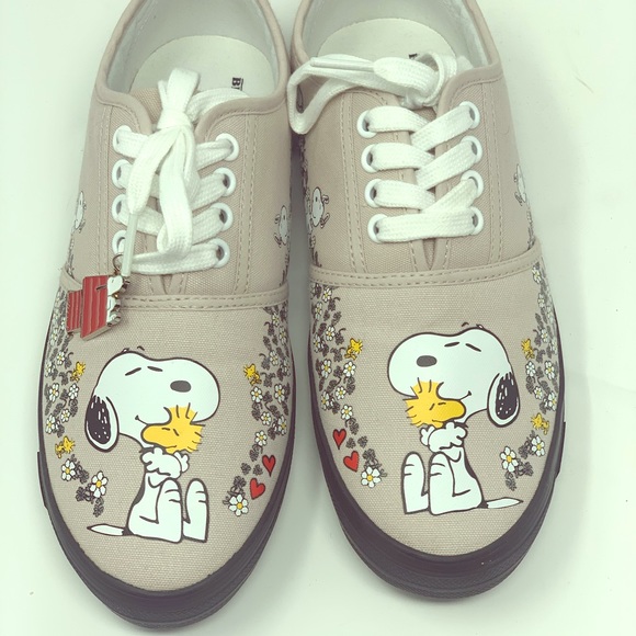 snoopy cute sneakers